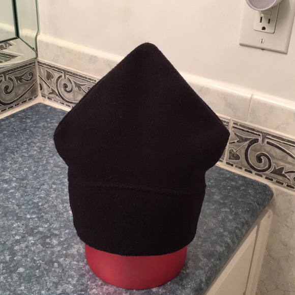 Smiely Other - Men’s fleece hat in good condition